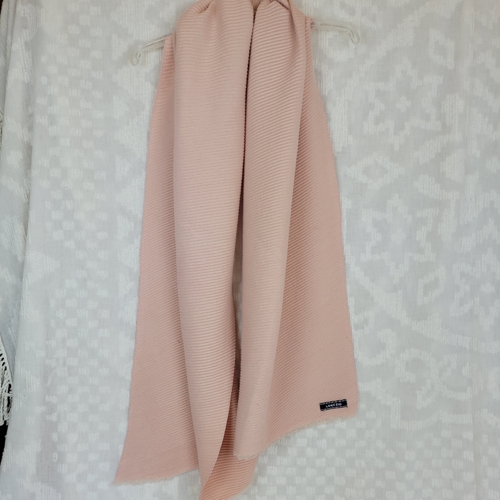 Lands End pale pink wide scarf ribbed with fringe ends cozy warm soft fabric - Picture 3 of 8